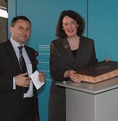 Atlas Übergabe