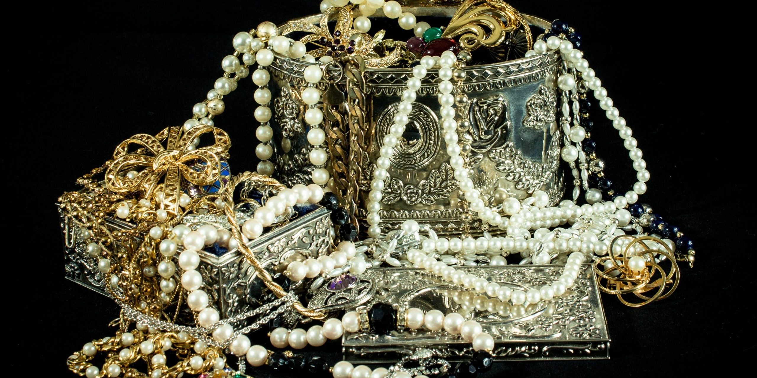 chain-lighting-jewelry-necklace-jewellery-art-1097388-pxhere.com